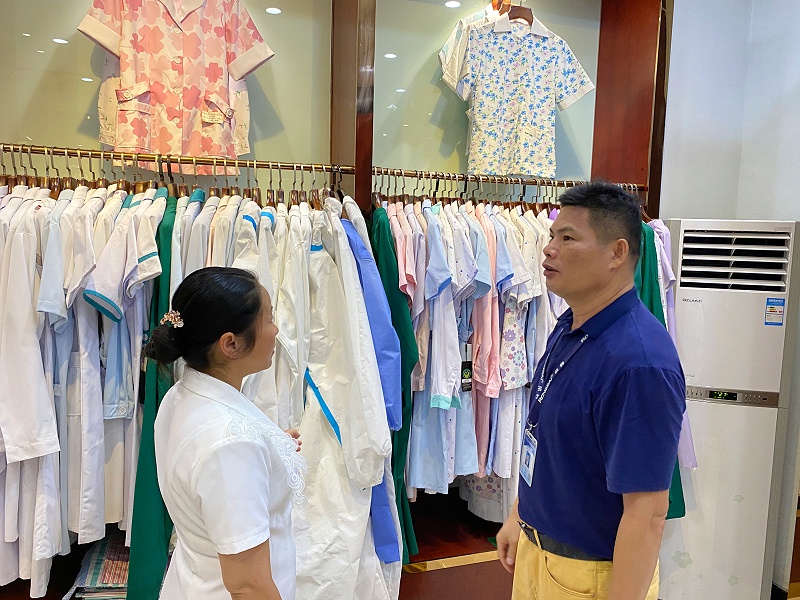 展示不同功能特点的医护面料